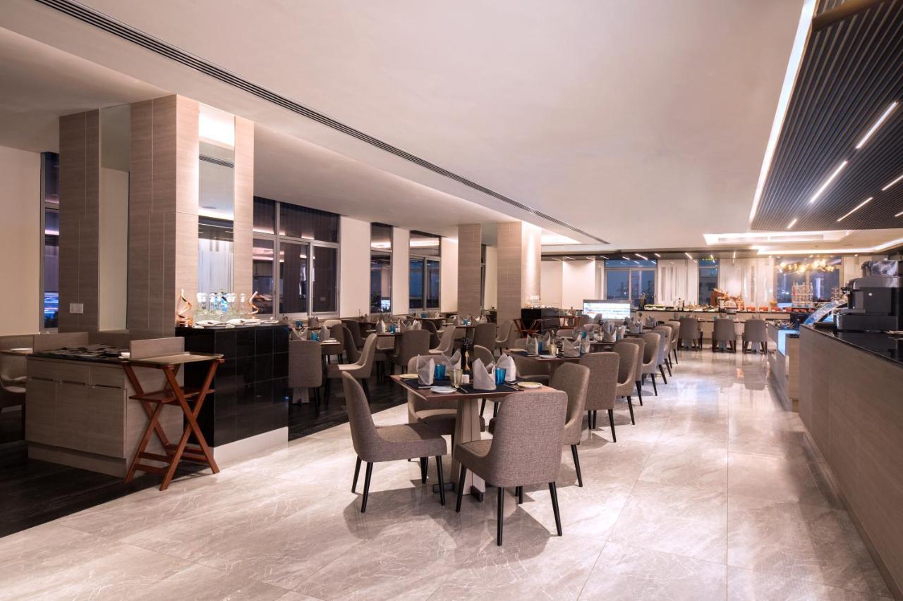 Zealax Hotel & Residence Rangoon Buitenkant foto