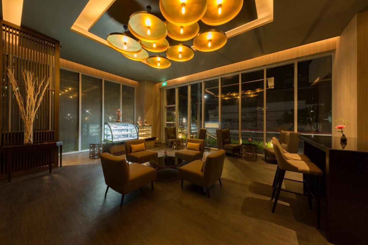 Zealax Hotel & Residence Rangoon Buitenkant foto