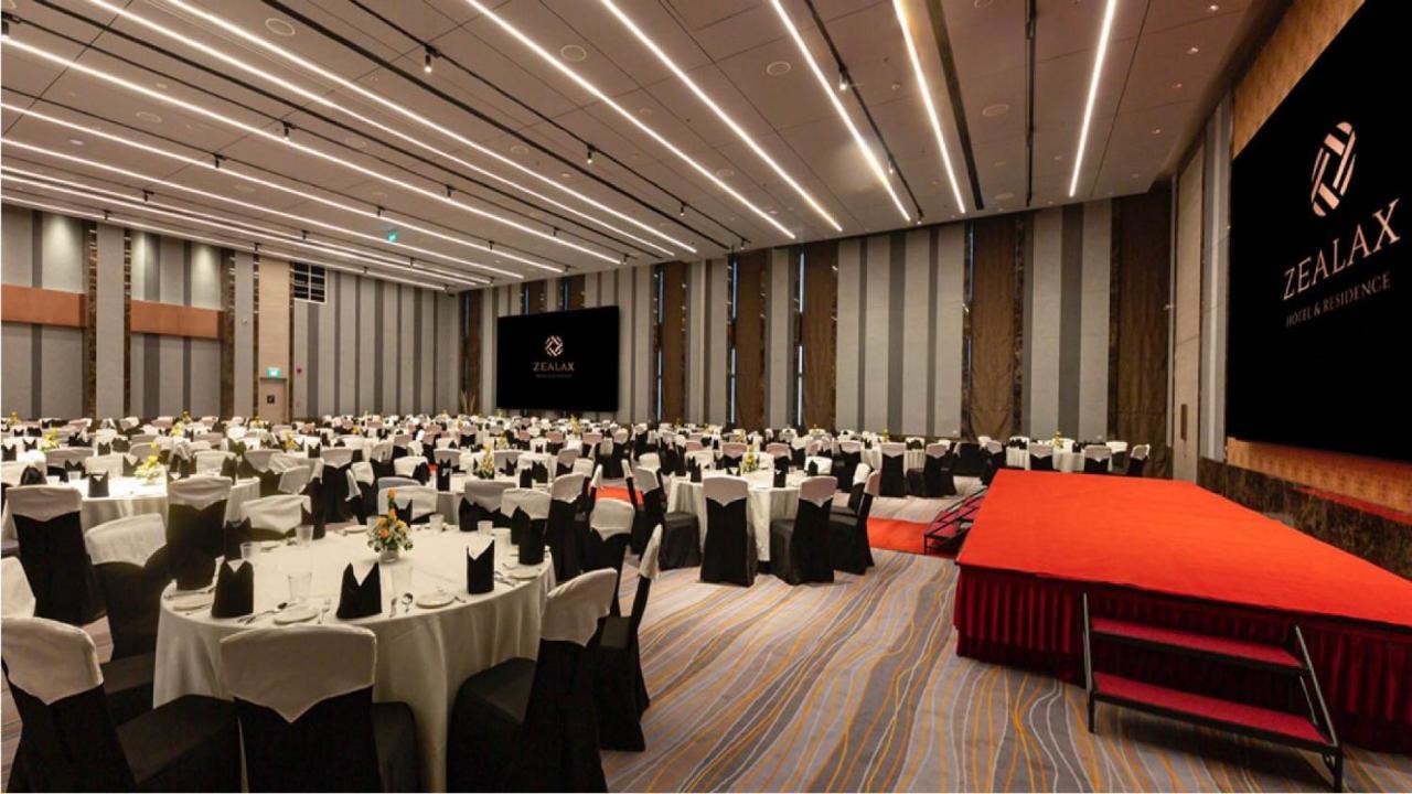 Zealax Hotel & Residence Rangoon Buitenkant foto