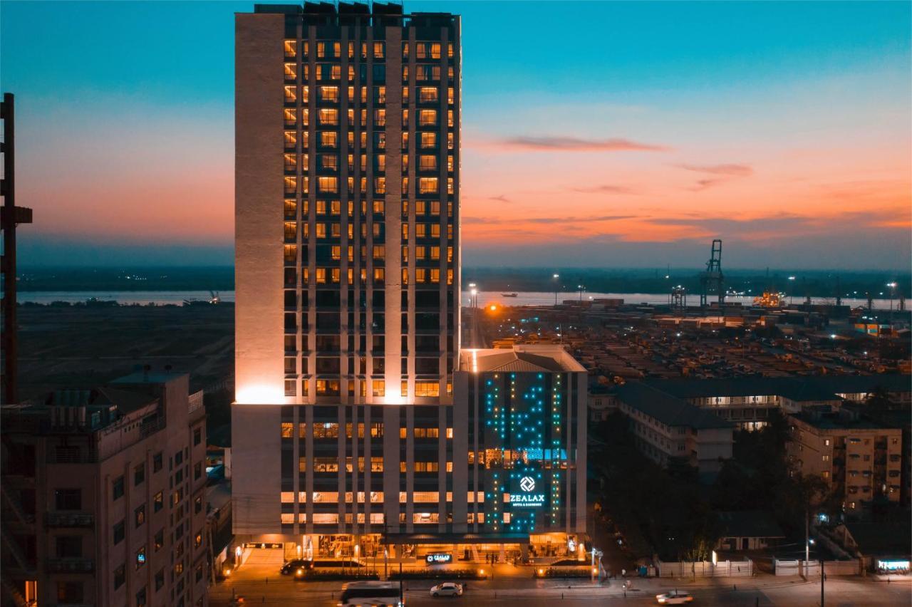 Zealax Hotel & Residence Rangoon Buitenkant foto