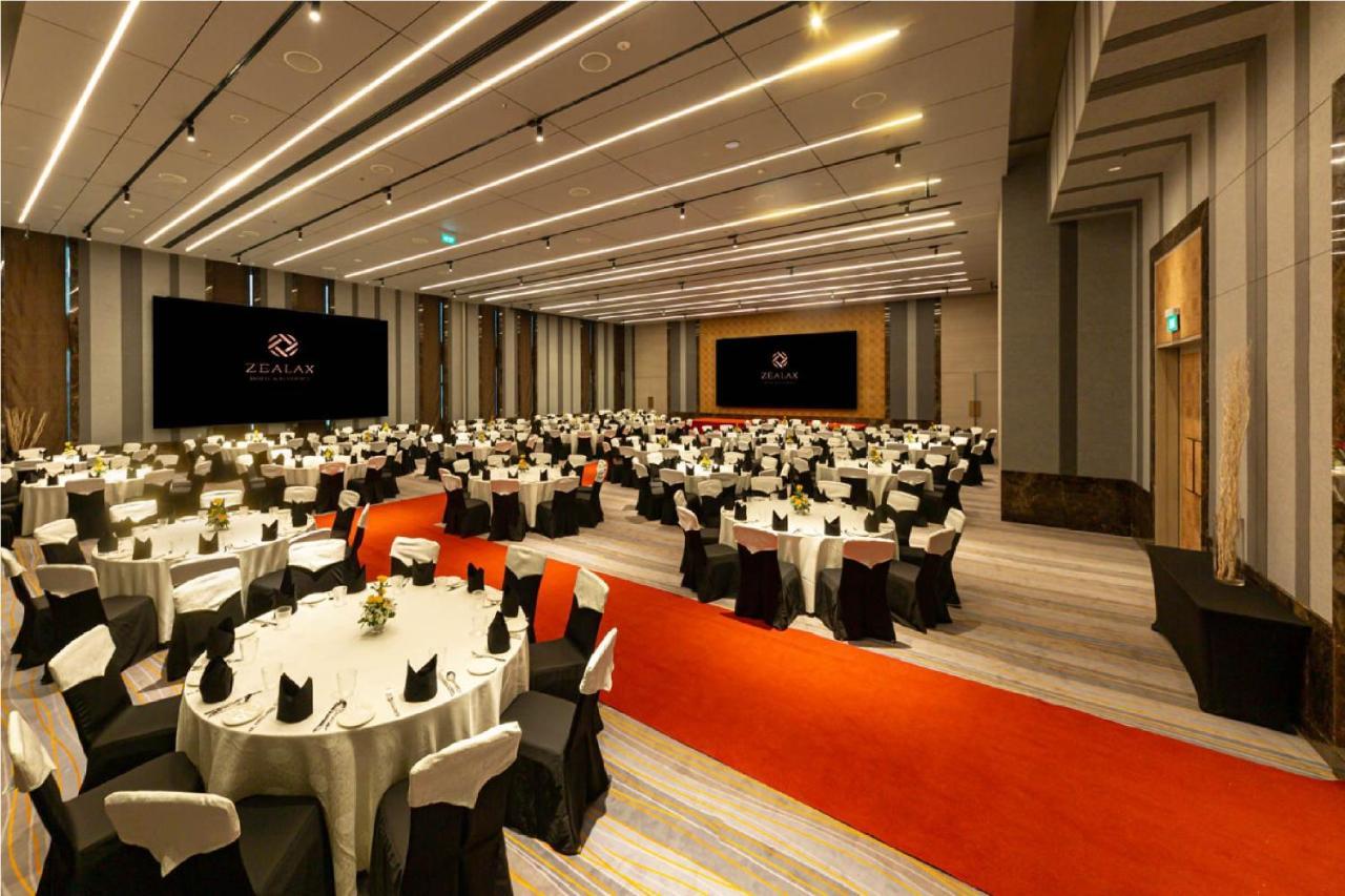 Zealax Hotel & Residence Rangoon Buitenkant foto
