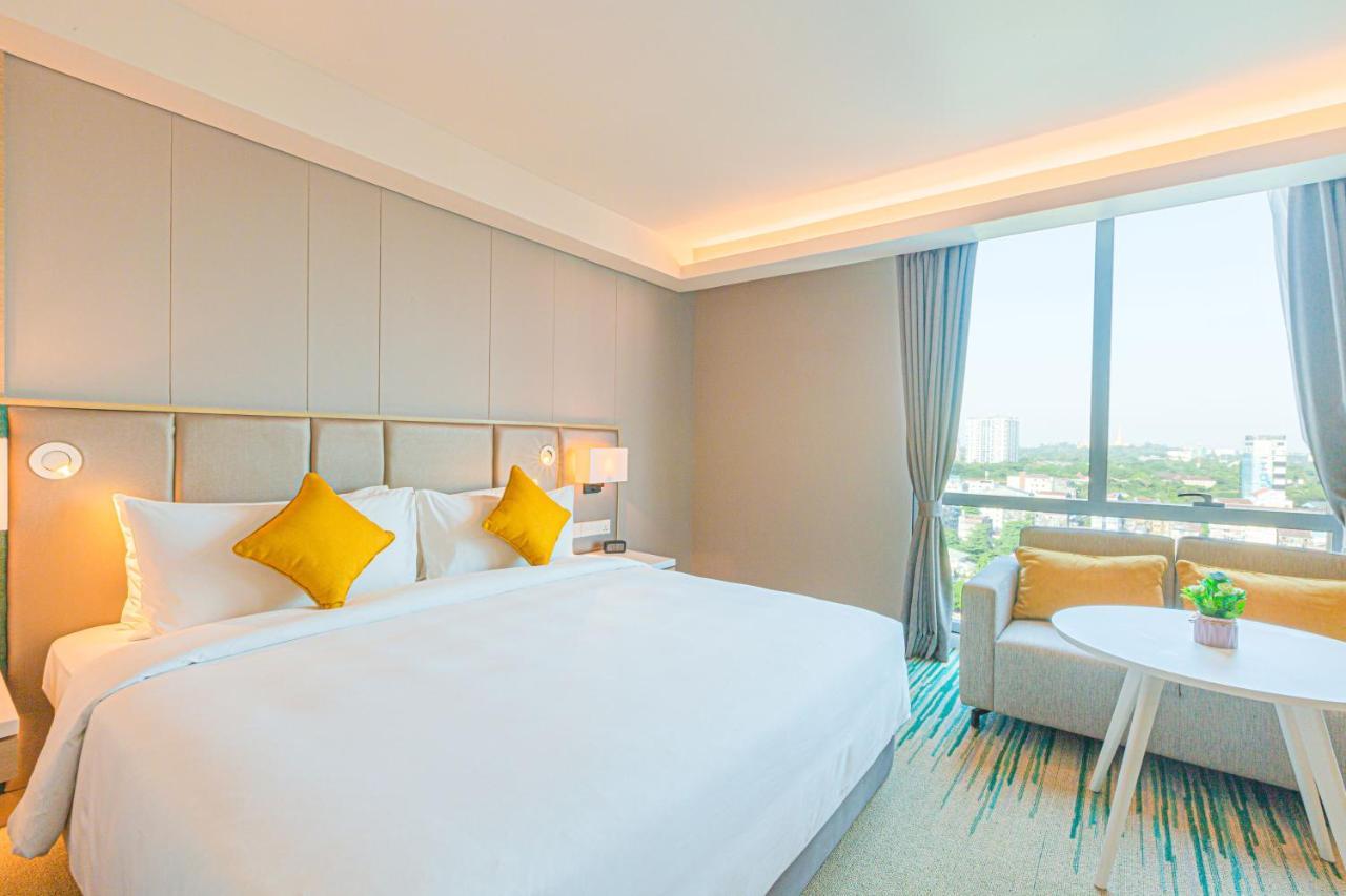 Zealax Hotel & Residence Rangoon Buitenkant foto