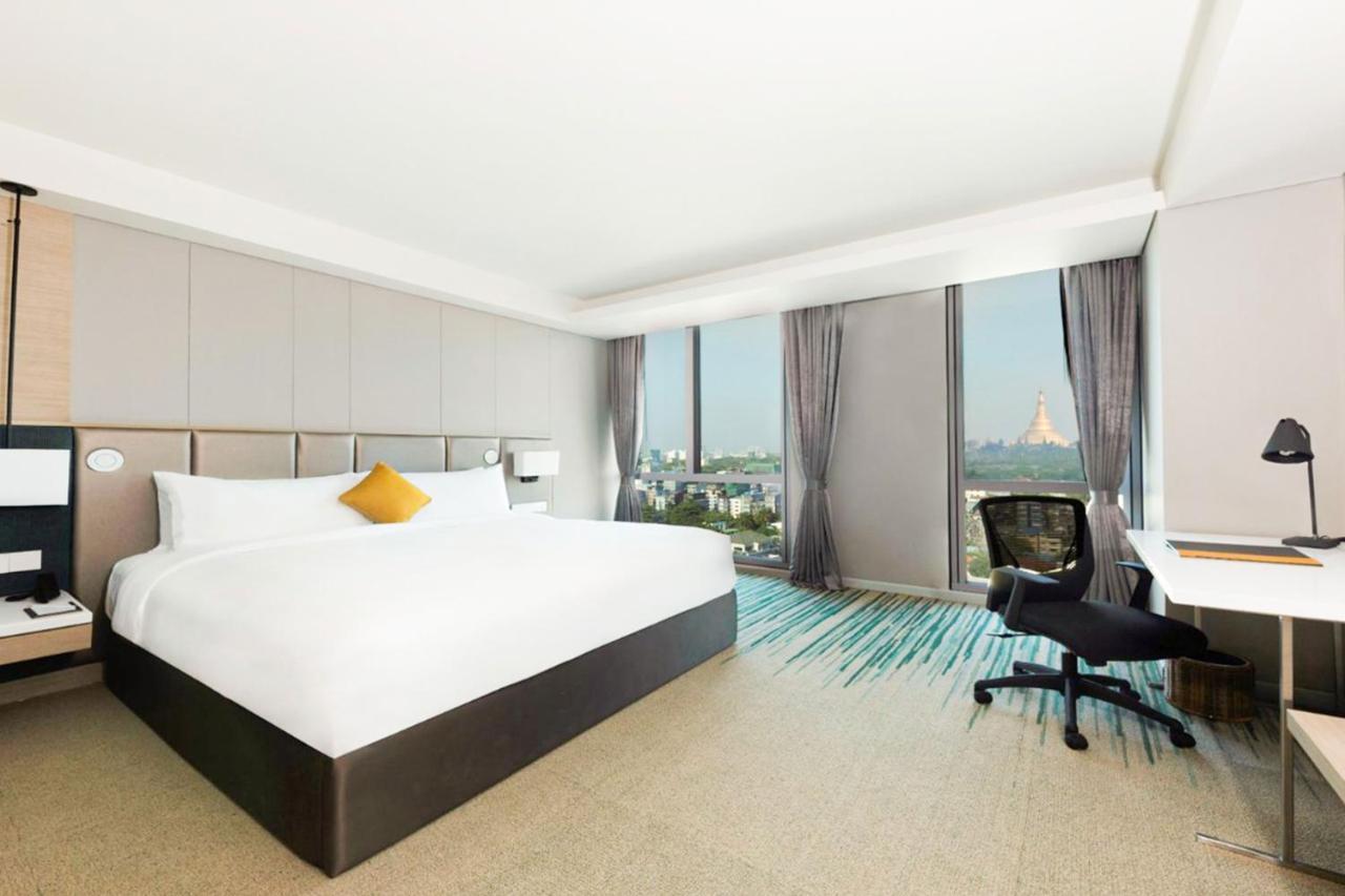 Zealax Hotel & Residence Rangoon Buitenkant foto
