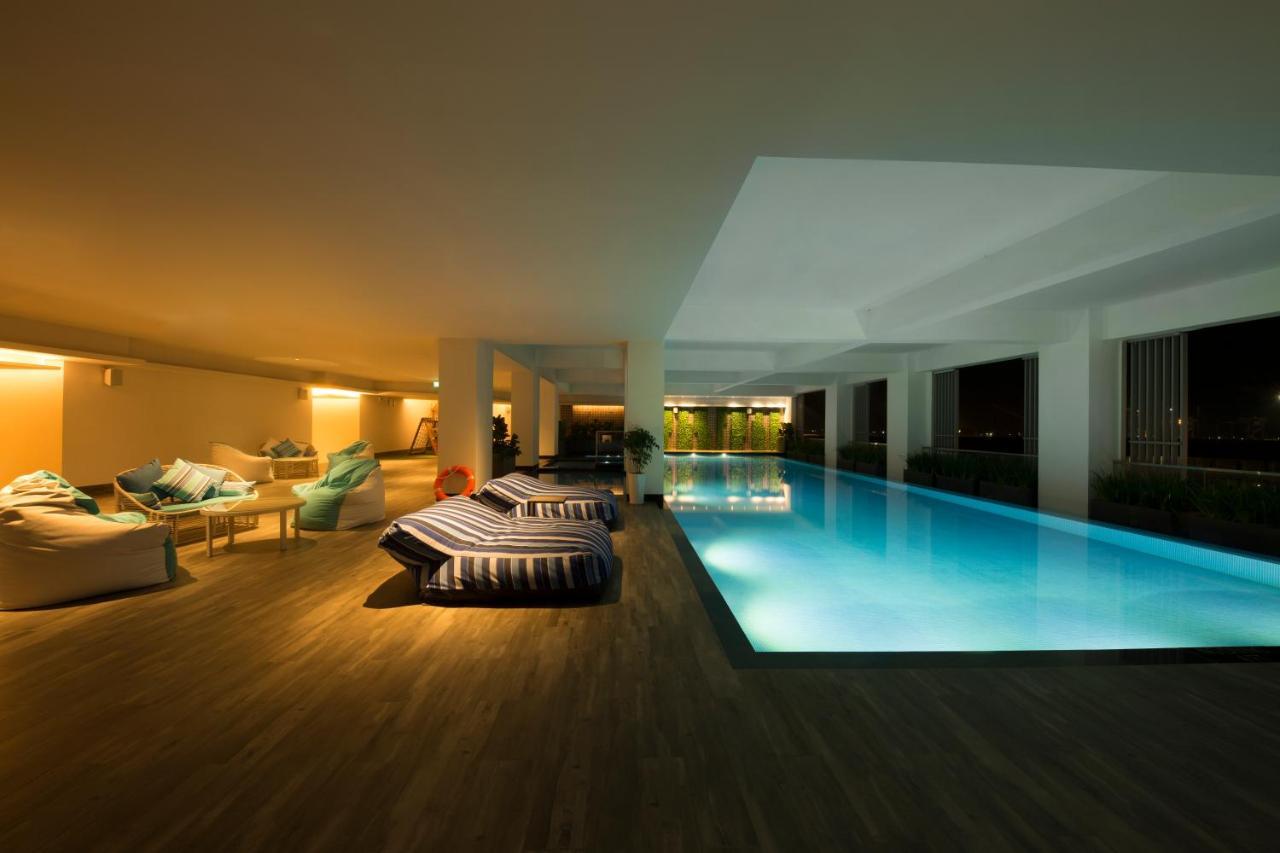 Zealax Hotel & Residence Rangoon Buitenkant foto